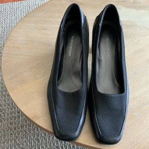Naturalized black shoes